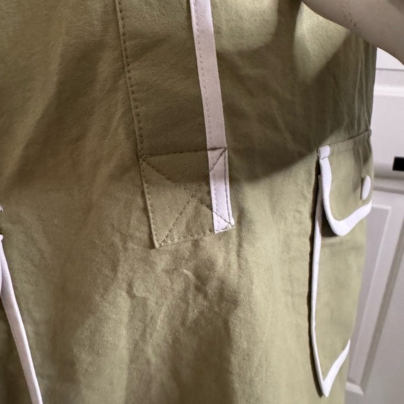 Pomander Place Green Mini Dress.   #49 - Picture 12 of 14